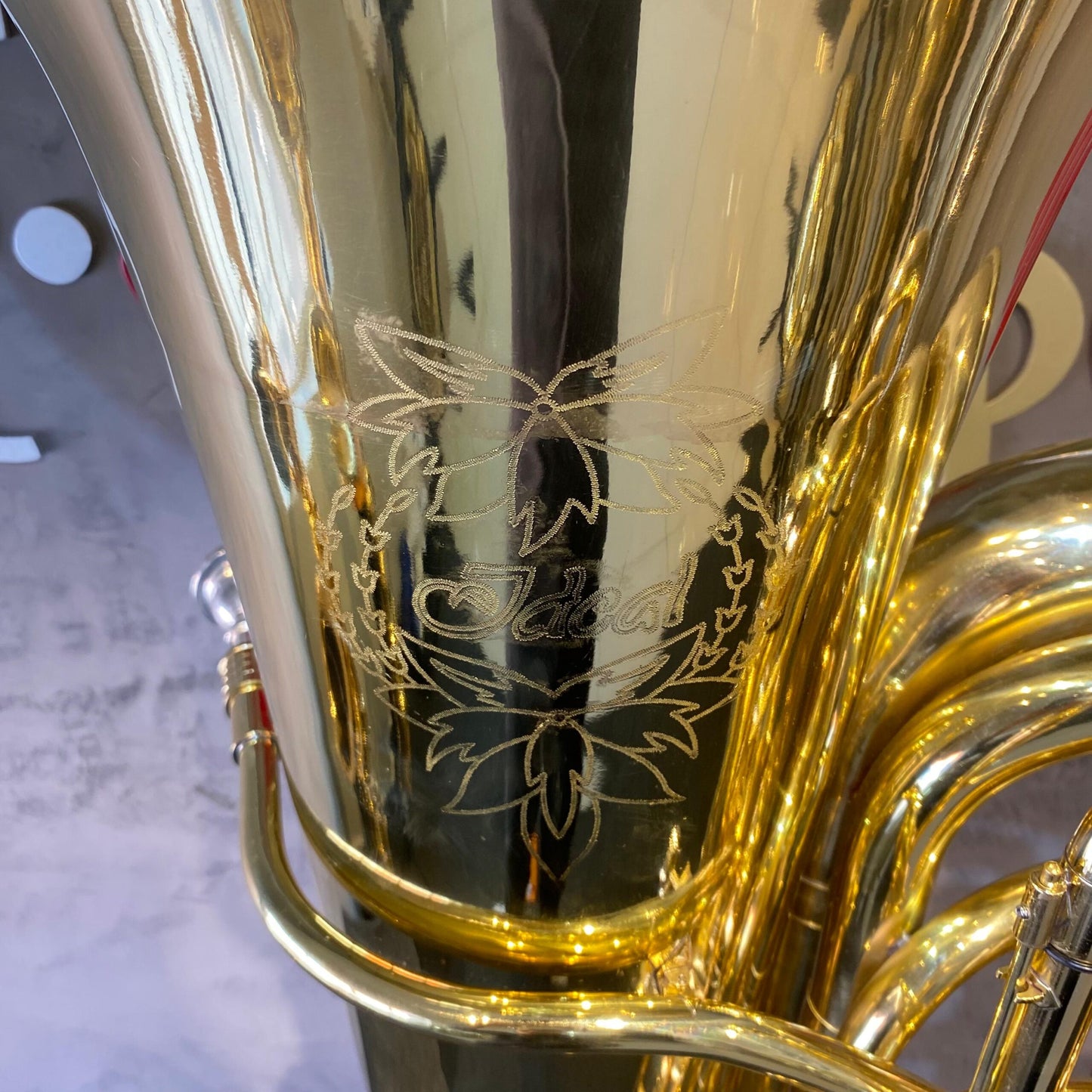 Tuba 6/4 CONN / HS Frontal Sib – Laqueada