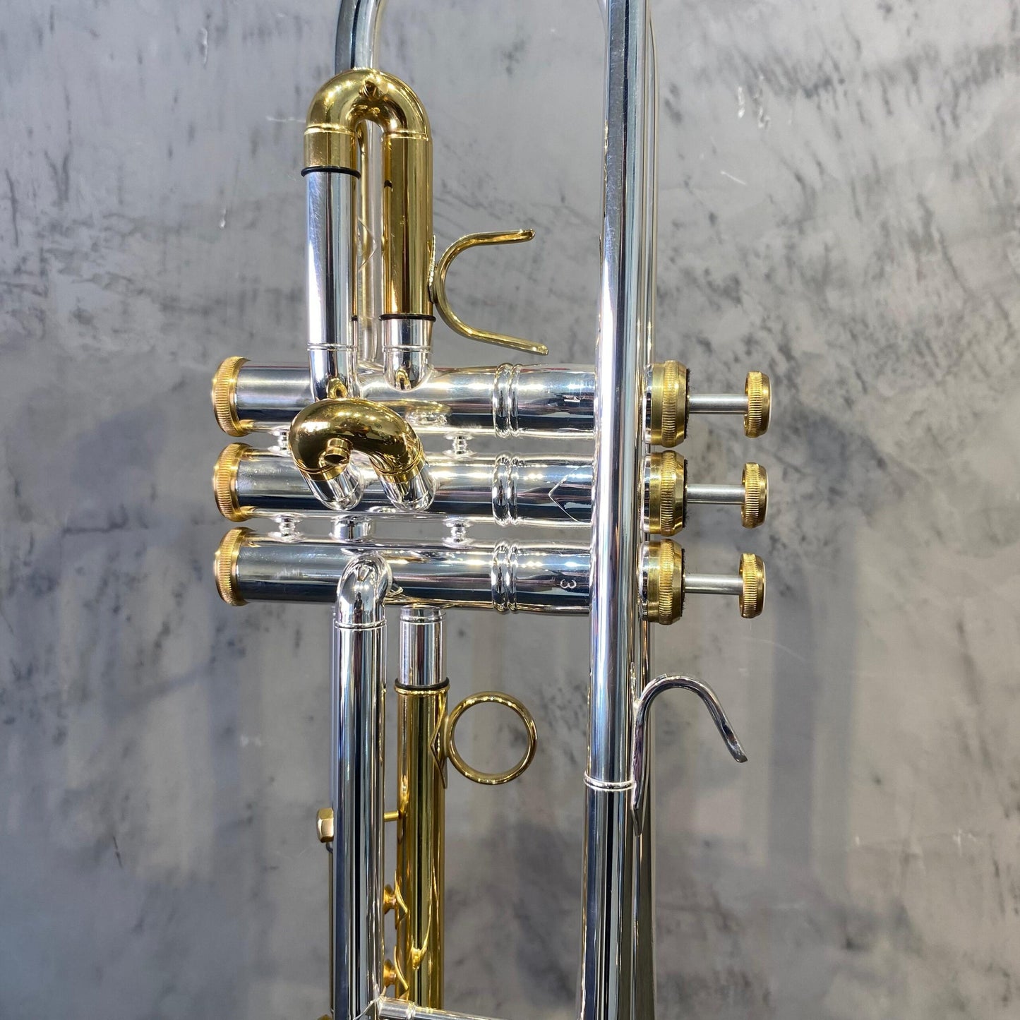 Trompete Tokai TR-400PG Sib (Bb) – Prata c/ Dourado – Novo