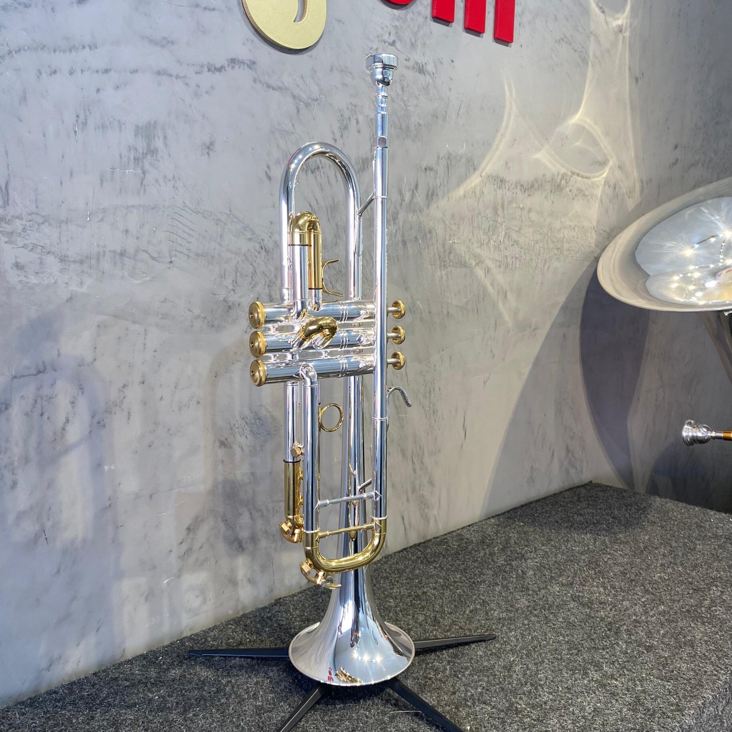 Trompete Tokai TR-400PG Sib (Bb) – Prata c/ Dourado – Novo