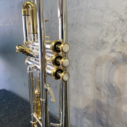Trompete Tokai TR-400PG Sib (Bb) – Prata c/ Dourado – Novo