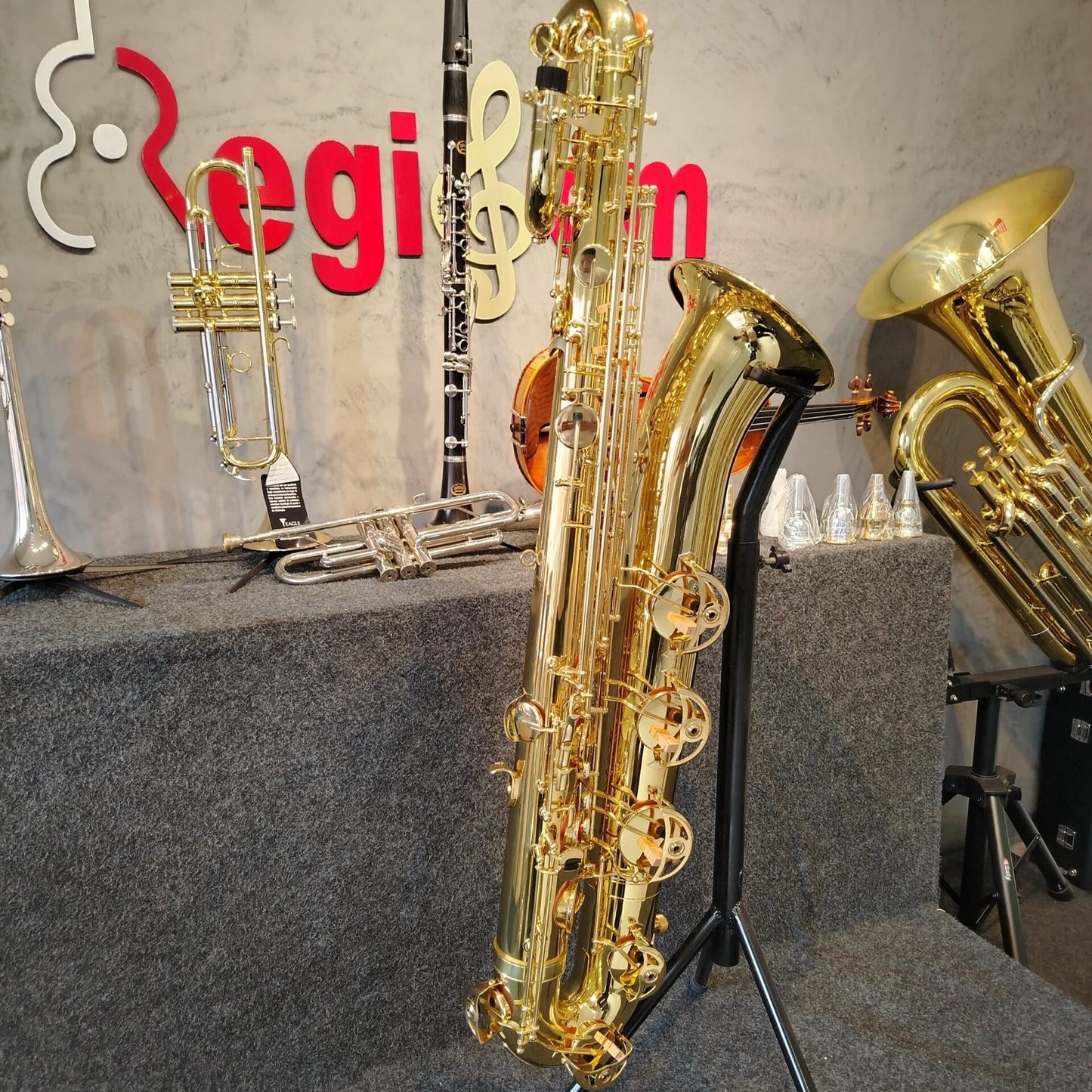 Saxofone Harmonics EB HBS-110L Barítono Laqueado – Novo