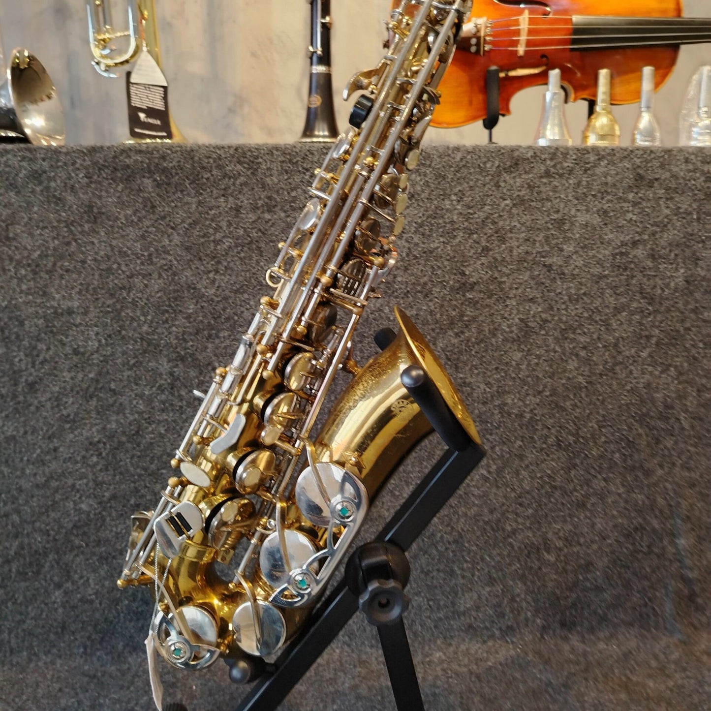 Saxofone Alto Pearl River – Usado